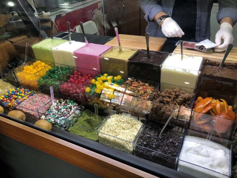 Famous Tastes of Ortaköy: Kumpir and Waffle