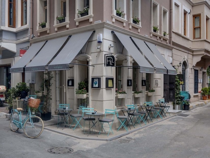 Best Bookshop Cafes in Istanbul