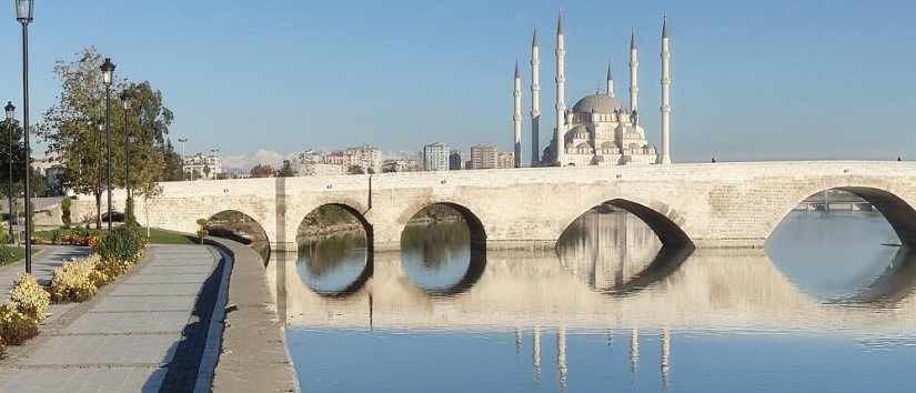 Taşköprü (Steinbrücke) in Adana