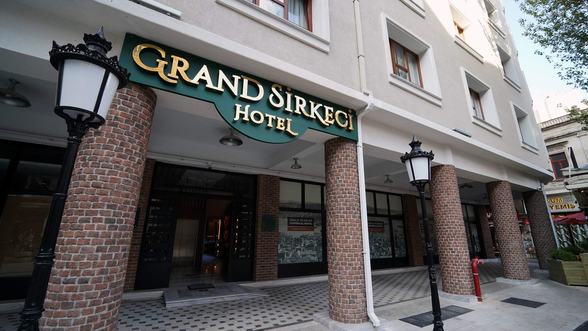 Grand sirkeci otel giriş