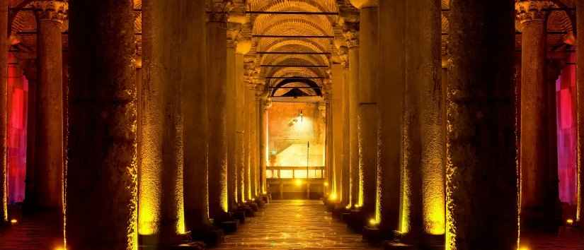 Die Basilika-Zisterne: Legende des Untergrunds