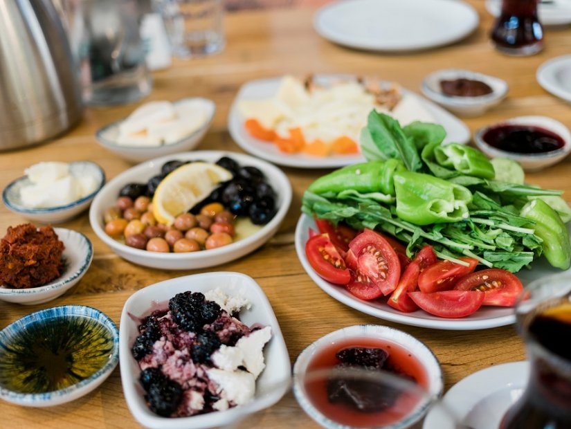 Petit-déjeuner turc unique et riche