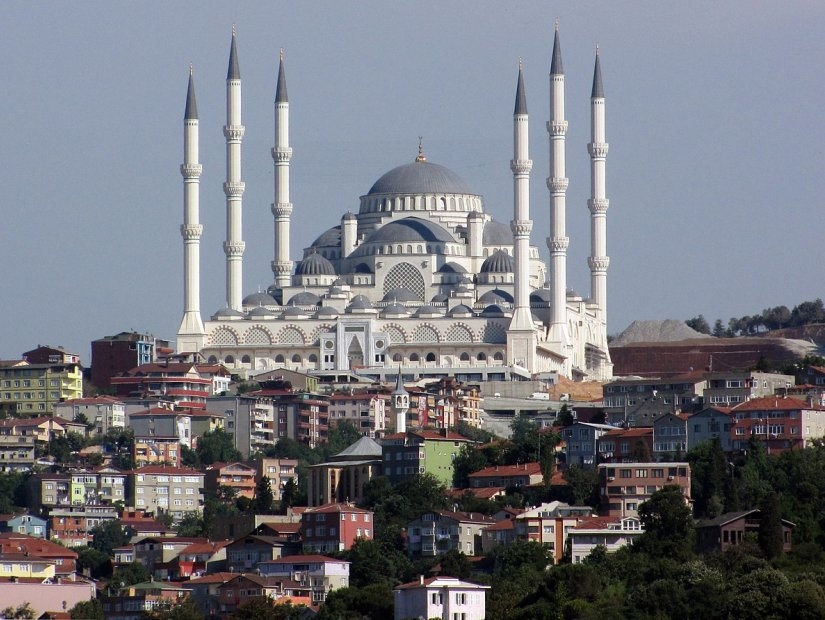 土耳其最大的清真寺   恰姆利卡清真寺 