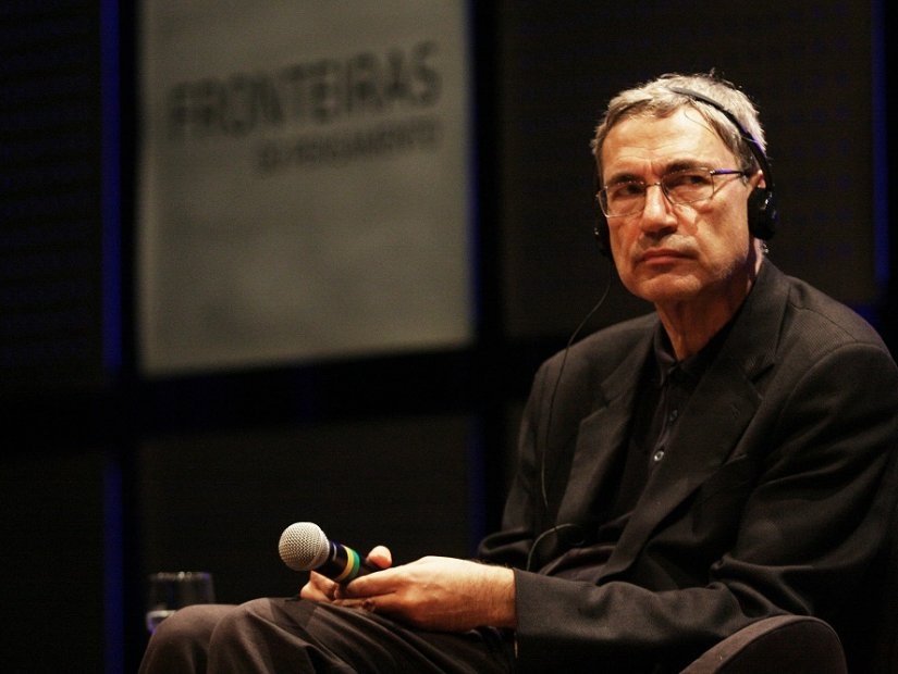 Лауреат Нобелевской премии, турецкий писатель - Орхан Памук.