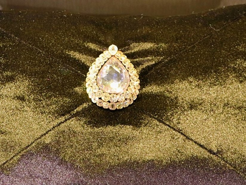 ثروت خیره کننده: الماس قاشق ساز
