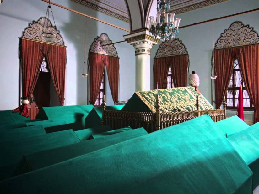 عثمان اور اورہان کے مقبرے